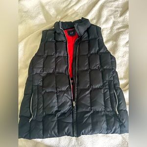 GAP VEST BRAND NEW NEVER WORN